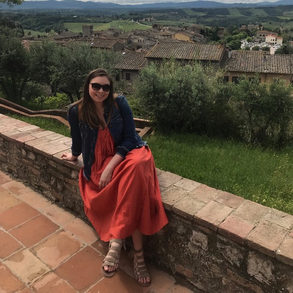 Meet your Posher, Arielle - Picture 3 of 8